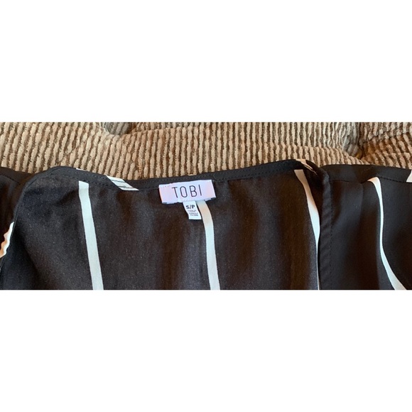 PRICE DROP! Tobi black and white stripe V neck - Picture 3 of 3